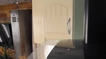 Kabin | Dapur pribadi | Lemari es, microwave, oven, dan kompor