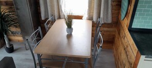 Cabin | Dining