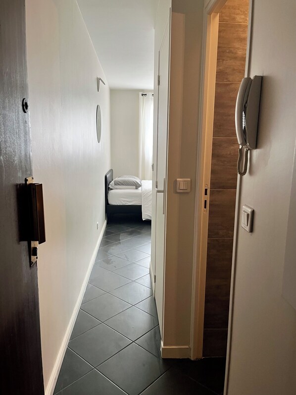 1 chambre, fer et planche à repasser, Wi-Fi, draps fournis