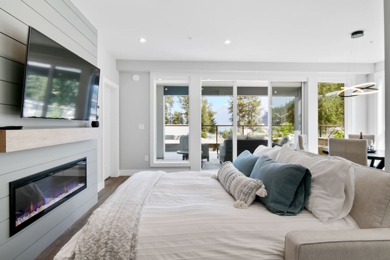 2 bedrooms, desk, free WiFi, bed sheets