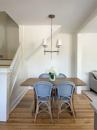 Remodeled Downtown Cottage, close to St Clair River, McMorran, Convention Center