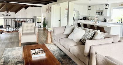 Paradise View House: Pool & Lake View