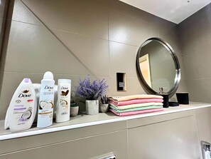 Bathroom amenities