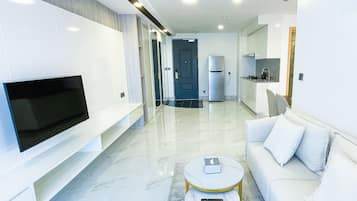 Flat-screen TV, fireplace