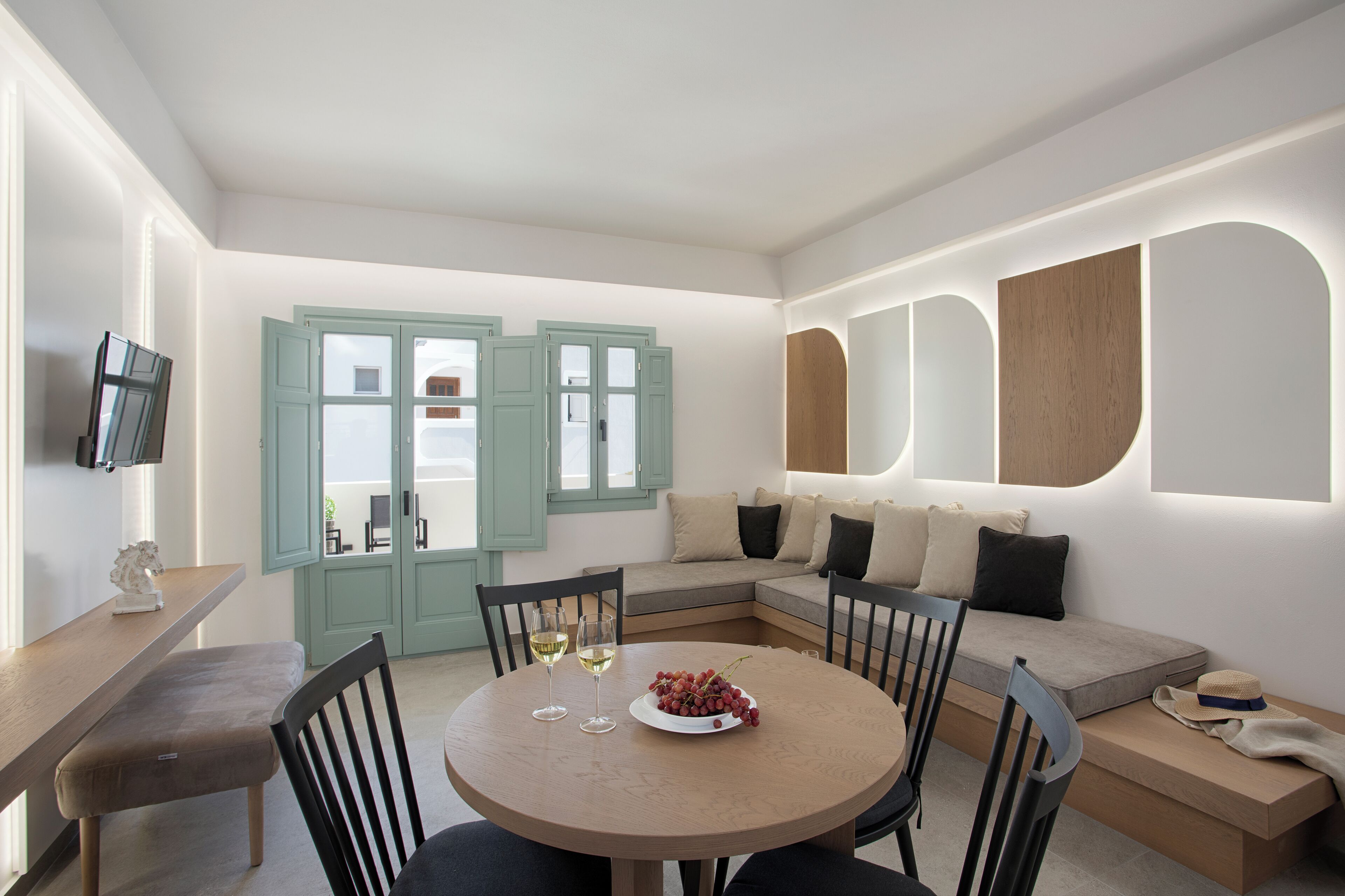 尊榮別墅, 城市景觀 | 起居區 | 32-吋平面電視，提供有線頻道