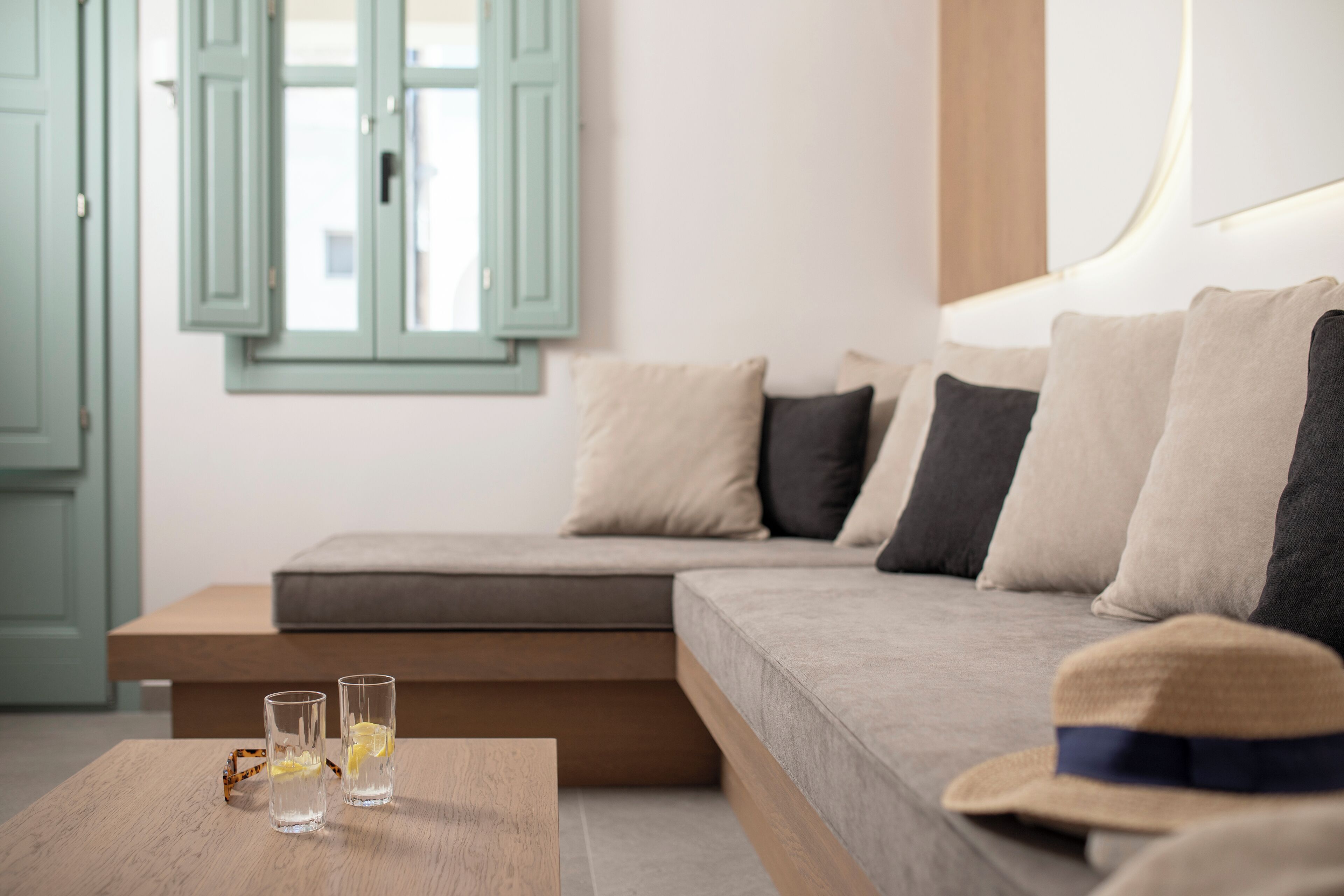 尊榮別墅, 城市景觀 | 起居區 | 32-吋平面電視，提供有線頻道