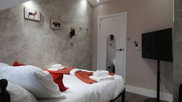 1 bedroom, desk, iron/ironing board, free WiFi