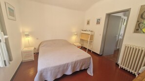 5 bedrooms, iron/ironing board, WiFi