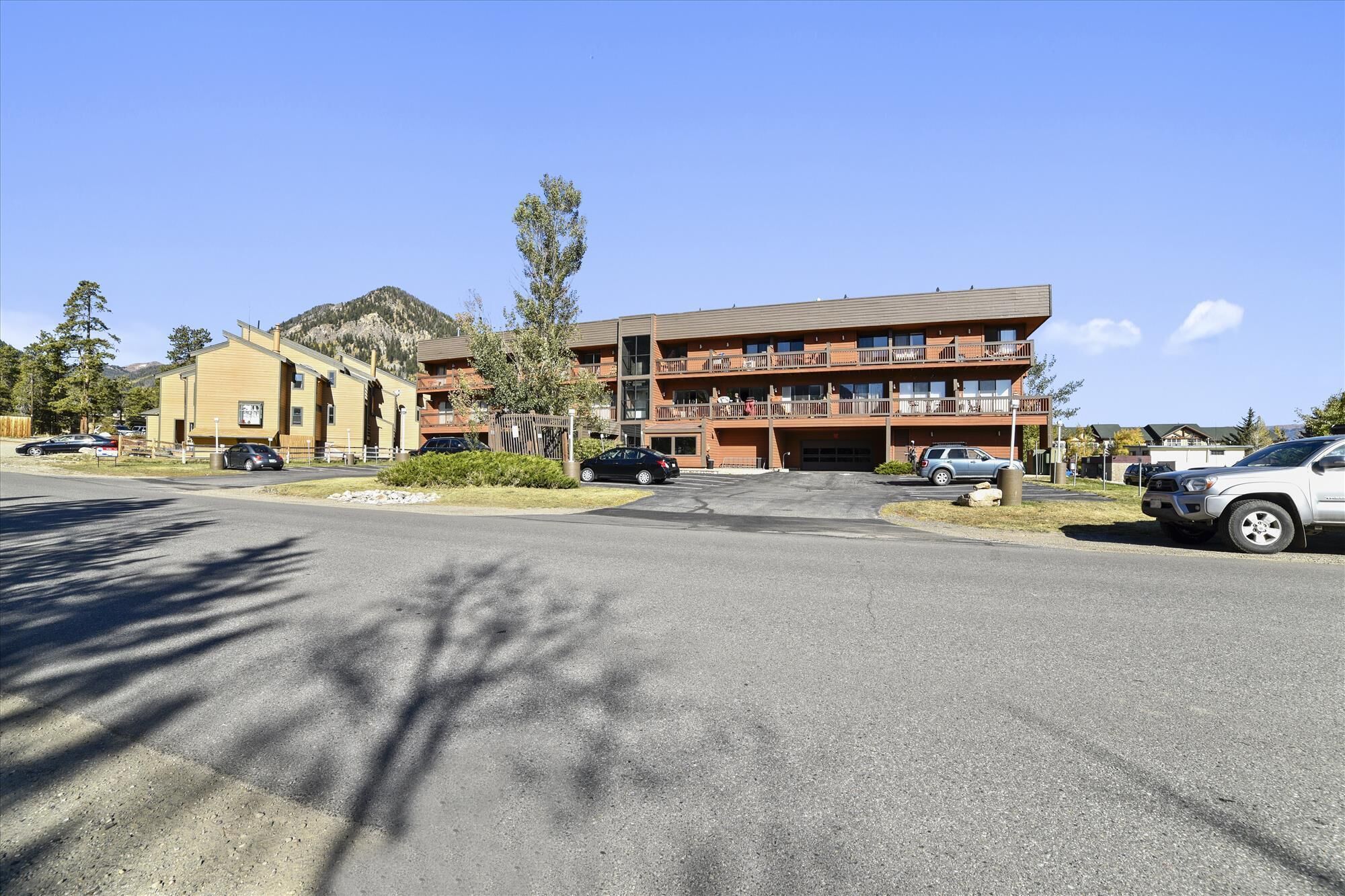 Updated Studio Condo near Main Street!! Garage Parking!!
