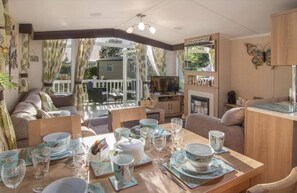 Apartment | Dining