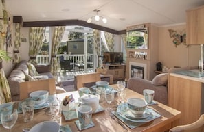 Apartment | Dining