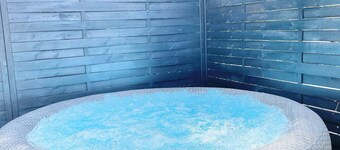 Design Loft - Whirlpool - Terrasse - 4 Personen - Zentral