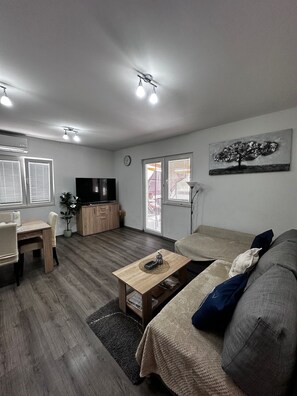 Smart TV, fireplace - kuća za odmor ante (selo)