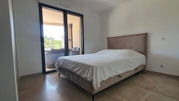 1 chambre, fer et planche Ă repasser, draps fournis