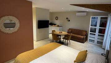 1 chambre, fer et planche Ă repasser, Wi-Fi, draps fournis