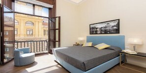 3 bedrooms, desk, iron/ironing board, travel crib - Chic Roman Retreat: Minimalist Luxury in the Heart of Historic Rome (Roma)