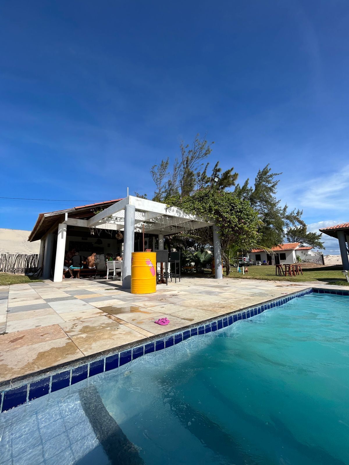 حمّام سباحة خارجي