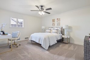 4 bedrooms, desk, iron/ironing board, travel crib