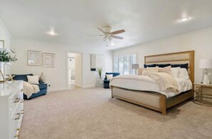 4 bedrooms, desk, iron/ironing board, travel cot