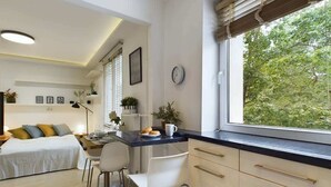 Room - Comfortable Studio with a Balcony | Royal Bathrooms | Pet-Friendly (Warszawa)
