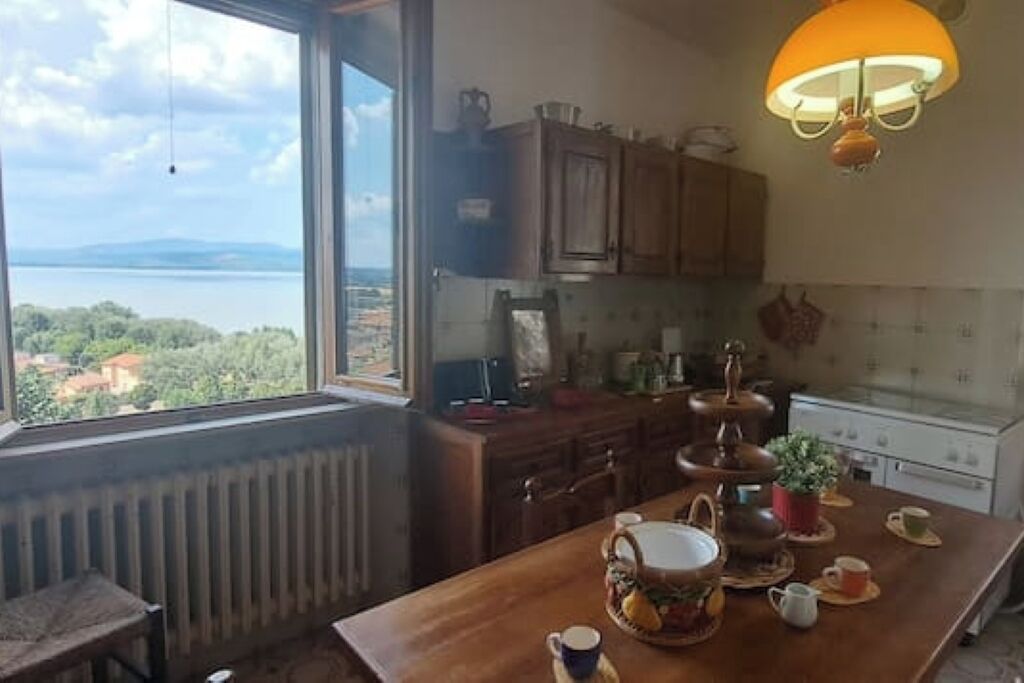 Réfrigérateur, four, plaque de cuisson, cafetière/bouilloire