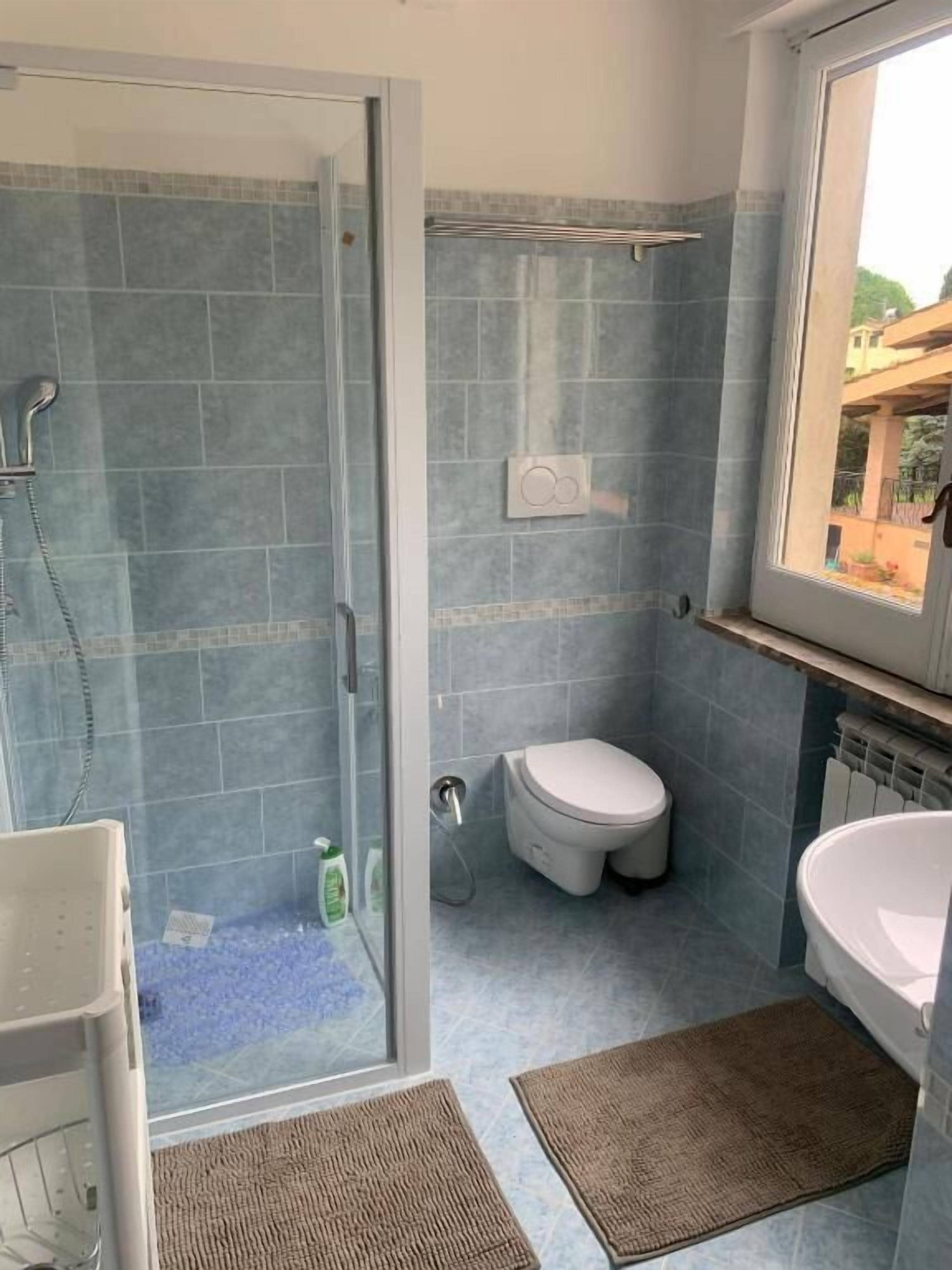 Double Room, Private Bathroom | Bathroom | Shower, towels, soap, toilet paper