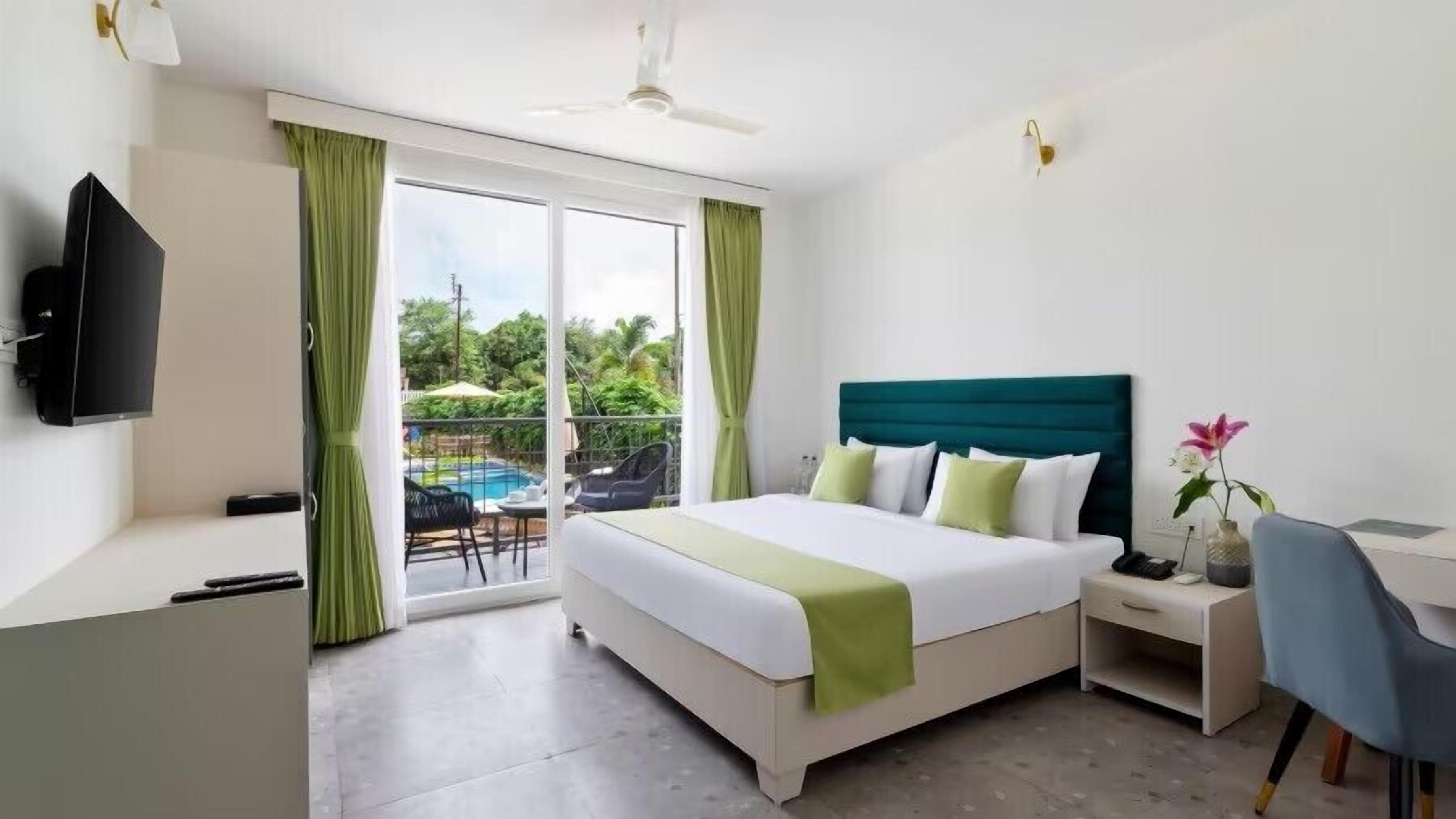 In-room safe, desk, blackout curtains, soundproofing