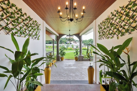 Interior. Stone Wood Hotel Amboli