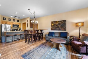 Smart TV, fireplace, DVD player