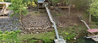 Charming & Rustic Cabin on the Little Red River!