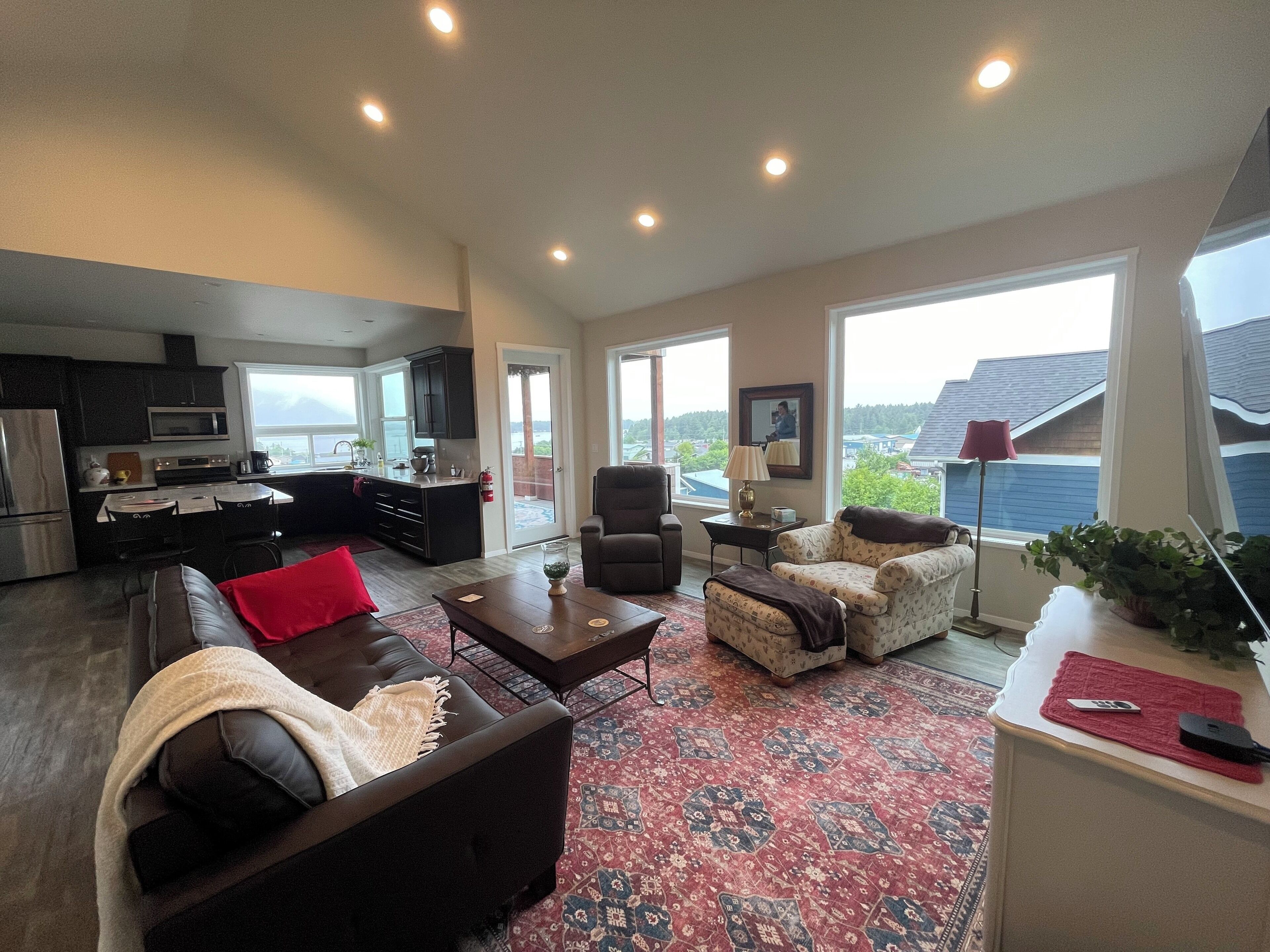 Spacious 3-bedroom, 2.5-bathroom - Molly Lane Rental