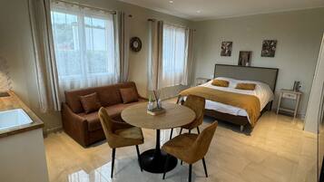 1 chambre, fer et planche Ă repasser, Wi-Fi, draps fournis