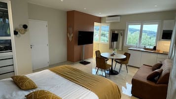 1 bedroom, iron/ironing board, WiFi, bed sheets
