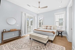 5 Schlafzimmer, Schreibtisch, Bügeleisen/Bügelbrett, kostenloses WLAN