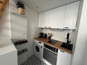 Micro-ondes, four, plaque de cuisson, lave-vaisselle