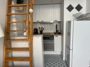 Micro-ondes, four, plaque de cuisson, lave-vaisselle