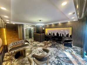 Reception - Crowned Exclusive Hotel (Istanbul)