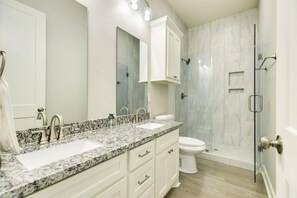 Een douche, een haardroger