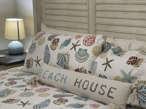 3 室のベッドルーム、アイロン / アイロン台、WiFi (無料)、ベッドシーツ