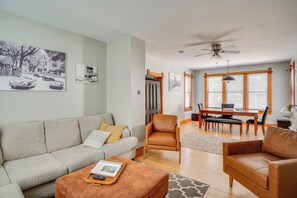 House (5 Bedrooms) | Interior