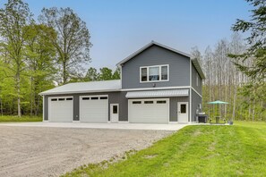 House (2 Bedrooms) | Interior - Higgins Lake Barndominium w/ Boat Parking! (Roscommon)