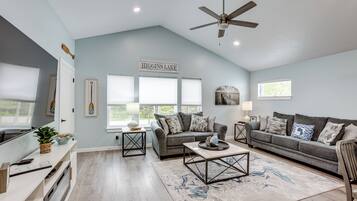 House (2 Bedrooms) | Front of property