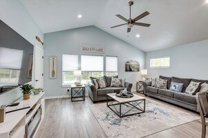 House (2 Bedrooms) | Front of property