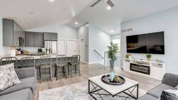 House (2 Bedrooms) | Interior