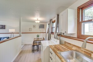 Interior - Quiet Rapid City Getaway - Near Dinosaur Park! (Rapid City)