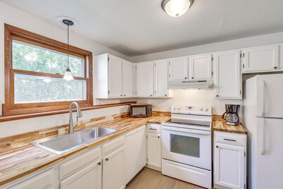 Quiet Rapid City Getaway - Near Dinosaur Park!