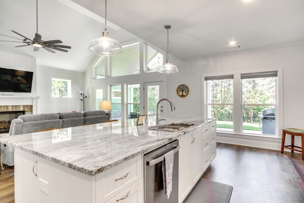 House (4 Bedrooms) | Interior