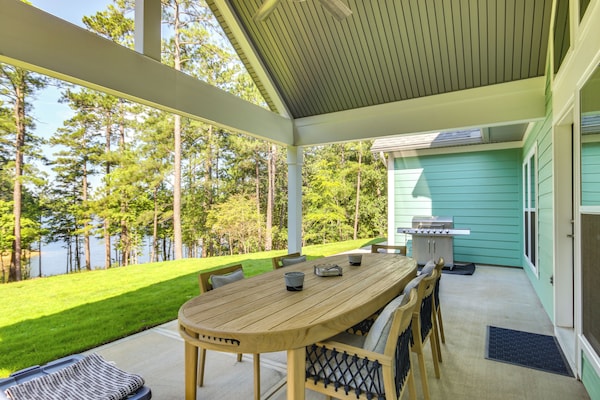 Lakefront Mccormick Retreat W/ Patio & Views - Baker Creek State Park, McCormick