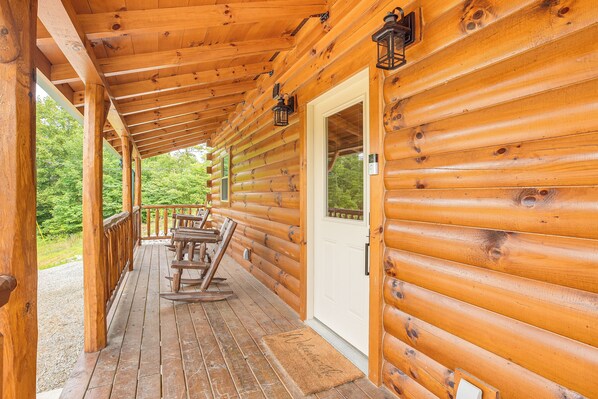 House (3 Bedrooms) | Interior - Chillicothe Cabin Near Hocking Hills State Park! (Chillicothe)