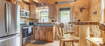 Chillicothe Cabin Near Hocking Hills State Park!